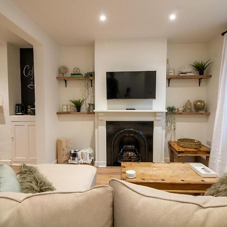 Stylish And Modern Town Centre End-Of Terrace Home Newton Abbot Eksteriør bilde
