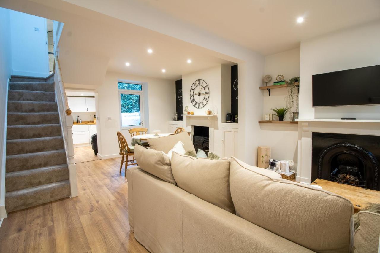 Stylish And Modern Town Centre End-Of Terrace Home Newton Abbot Eksteriør bilde