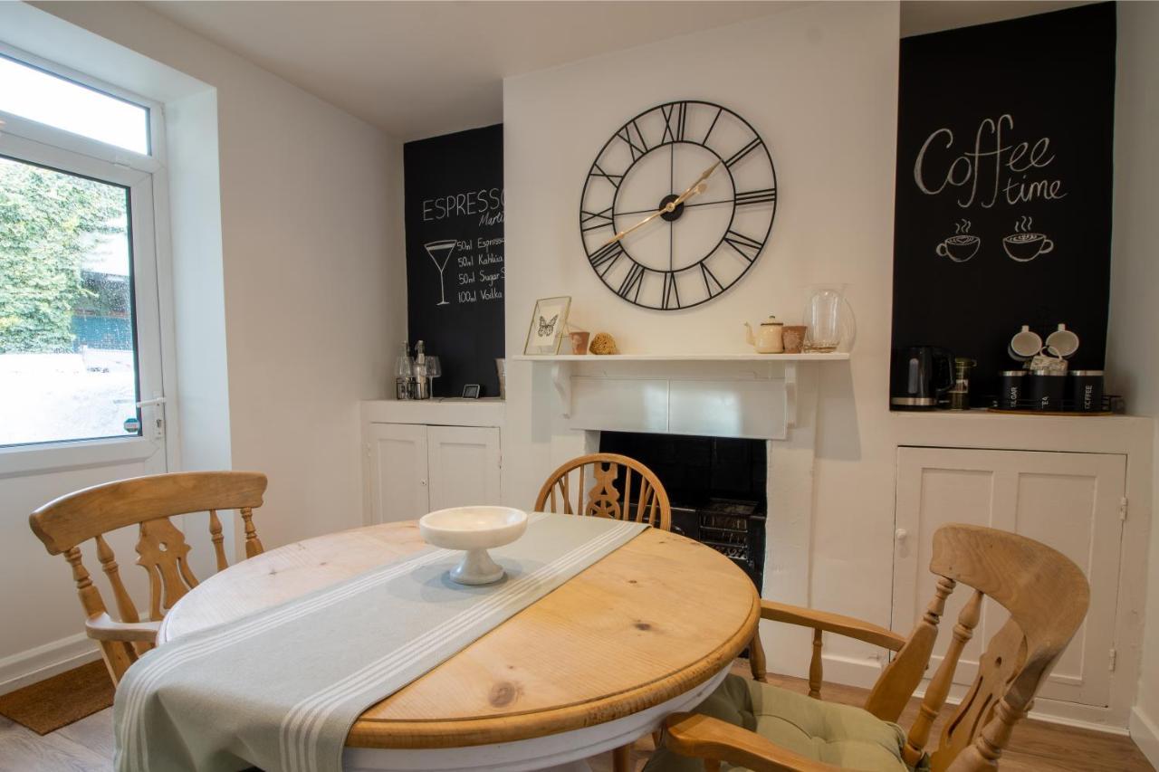 Stylish And Modern Town Centre End-Of Terrace Home Newton Abbot Eksteriør bilde