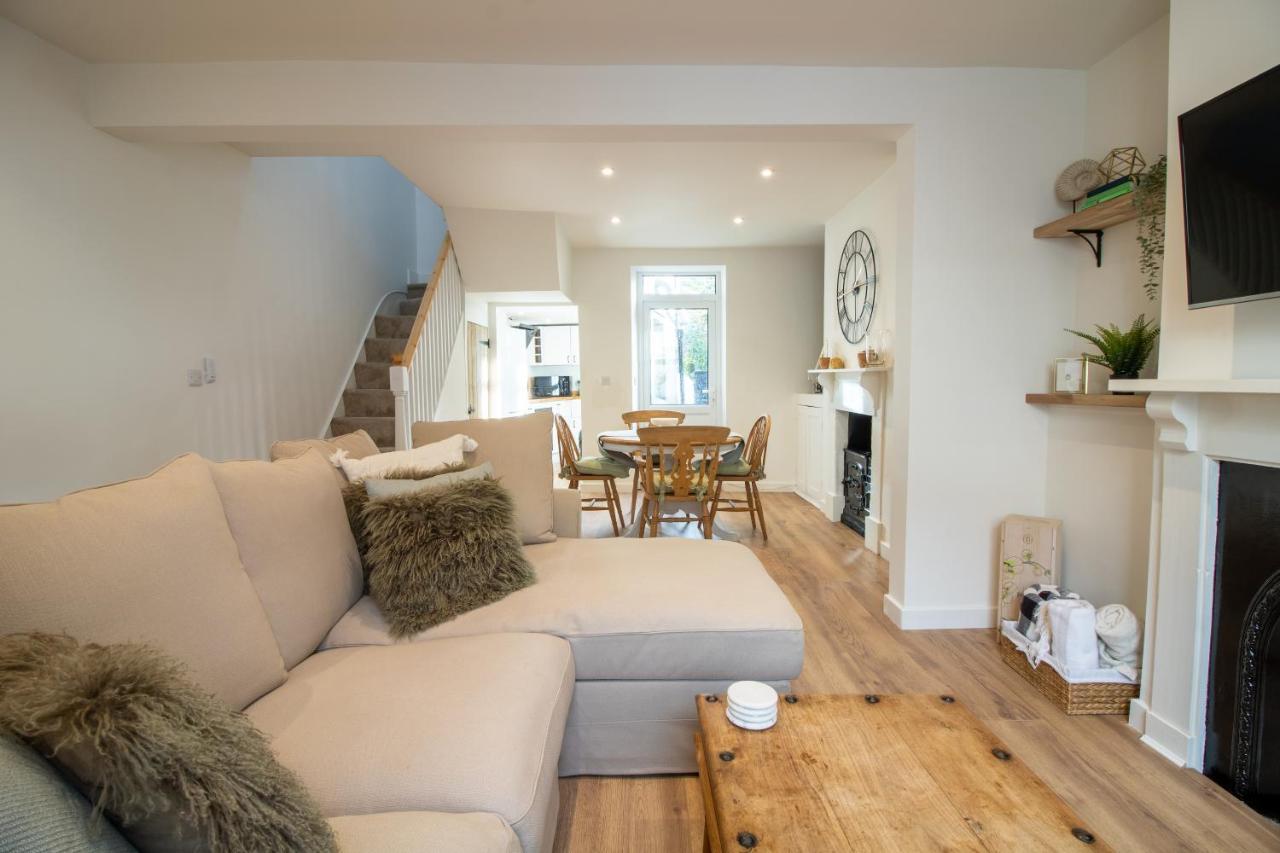 Stylish And Modern Town Centre End-Of Terrace Home Newton Abbot Eksteriør bilde